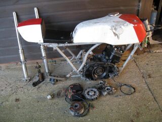 1974 Yamaha TZ350 B (photo 1 of 2)