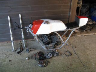 1974 Yamaha TZ350 B (photo 2 of 2)