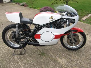Yamaha TZ750 (photo 1 of 2)