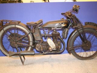 21) 1914 Triumph (photo 2 of 2)