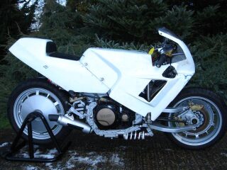 1985 Yamaha YDS FZ750R (photo 1 of 2)
