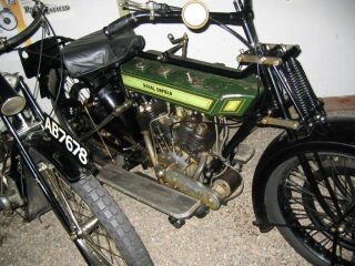 81) 1922 Royal Enfield (photo 1 of 2)