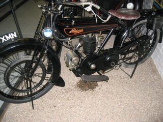 73) 1924 Raleigh 2 3/4 Hp 350cc (photo 2 of 2)