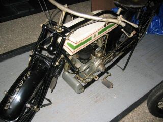 63) 1926 Triumph 346cc (photo 2 of 2)