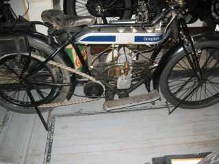 60) 1924 Douglas 2 Speed 23/4hp Model sw24 (photo 2 of 2)