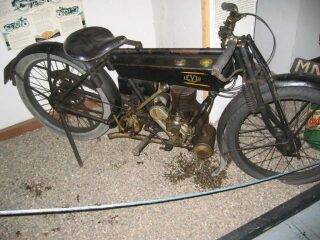59) 1926 Levis Model K (photo 1 of 2)