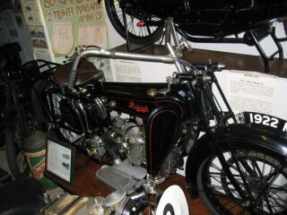 58) 1922 Raleigh Flat Twin 500cc (photo 1 of 2)