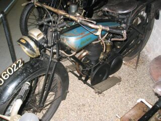 52) 1923 Rex Acme 2 3/4 HP Stroud Sleeve Valve engine (photo 2 of 2)