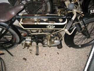 51) 1921 Levis 250cc TT model (photo 1 of 2)