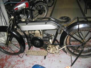 48) 1924 Douglas (photo 2 of 2)