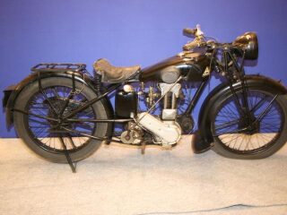 45)Ariel Colt 250cc (photo 1 of 2)