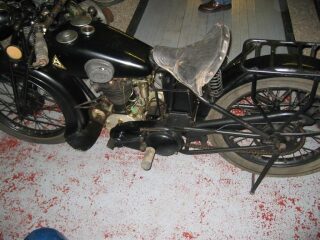 45)Ariel Colt 250cc (photo 2 of 2)