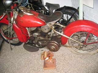 41) 1939 Harley Davidson V twin (photo 2 of 2)
