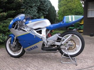 1991 Yamaha TZ 250 V twin (photo 2 of 2)