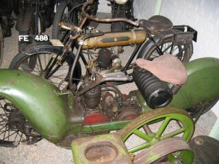 27) 1926 Ner re Car Green (photo 1 of 2)