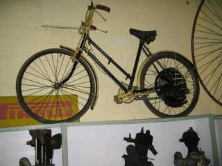 23) Cycle master (photo 1 of 2)