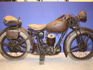 20) 1930 puch (photo 1 of 2)