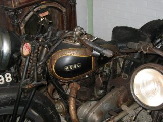 17) 1938 Ariel (photo 1 of 2)