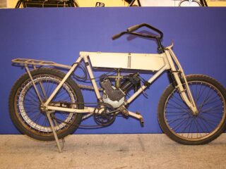 4) 1914 Gents Motocecouche (photo 2 of 2)