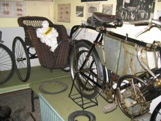 92) 1903 Coventry Eagle 2 3/4 HP with wicker Trailer (photo 1 of 2)