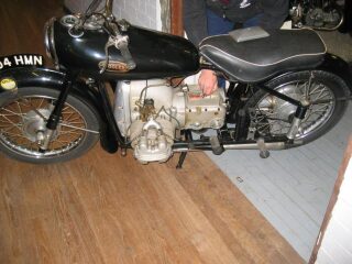 100) 1954 Wooler 4 Cylinder 500c (photo 2 of 2)