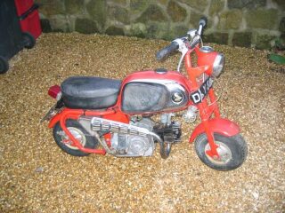 Honda Cz100 Monkey bike Classic Motorcycle Bike (photo 1 of 2)