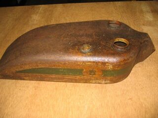 36) Petrol tank (photo 1 of 2)