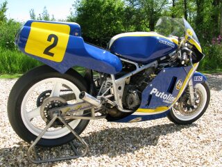 1983 Suzuki RGB500 (photo 2 of 2)