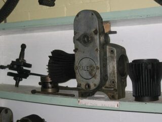24) engines (photo 1 of 2)