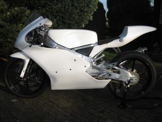 2009 New Moriwaki Suzuki Moto GP 250 (photo 2 of 2)