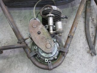 1922 motobecane (photo 2 of 2)