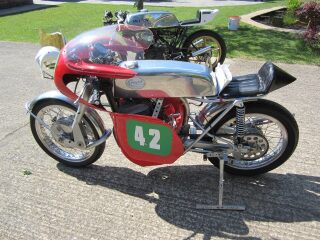 1967 Greeves Silverstone 250 (photo 2 of 2)