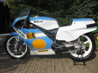 1981 EX Keith huewen Suzuki RG500 MK6 (photo 1 of 2)