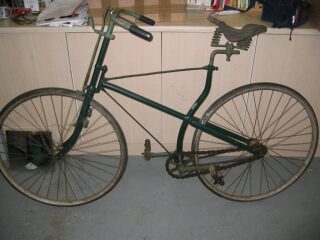 Cross frame Bicycles (photo 2 of 2)