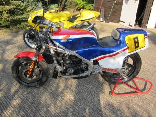 1983 Honda RS500 Ex Wayne gardner and Joey Dunlop machine (photo 1 of 2)