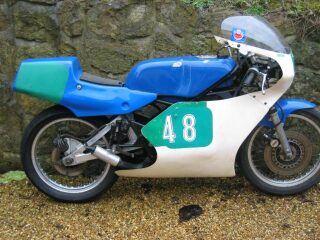 1981 Yamaha TZ250J (photo 2 of 2)