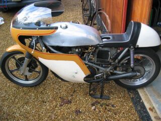 Seeley 500 Classic racing Motorcycle Bike (photo 1 of 2)