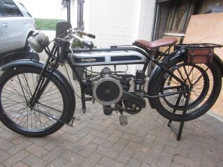 1922 Douglas 350cc flat twin restored (photo 2 of 2)