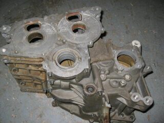 Kawasaki KR500 Cases (photo 2 of 2)