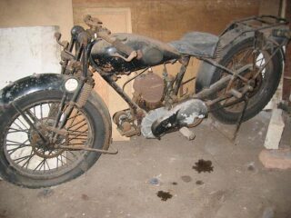 J59 Sarolea Classic Motorcycle (photo 2 of 2)