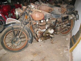 J70 1949 Gilera 500cc Saturno Post war bike (photo 2 of 2)