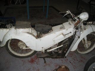 LE Vellocette 200cc (photo 1 of 2)