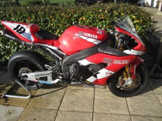2006 TT isle of Man winning ex John McGuiness R1 1000cc Yamaha (photo 1 of 2)