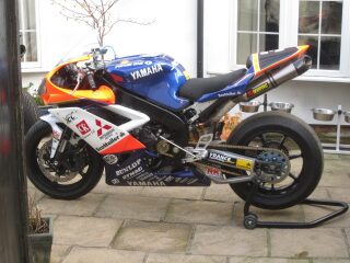 Ex Michael Dunlop 2008 Yamaha R1 ridden TT (photo 2 of 2)