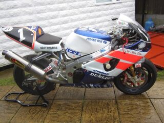 Suzuki World Endurance championship winning 1000cc (photo 1 of 2)