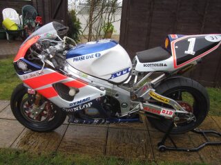 Suzuki World Endurance championship winning 1000cc (photo 2 of 2)