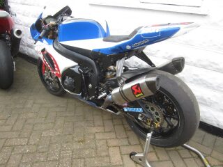 Ex Gary Johnson Isle of Man and BSB Suzuki GSXR1000 (photo 1 of 2)