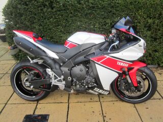 2011 Yamaha R1 1000cc 5oth year Anniversary model (photo 1 of 2)