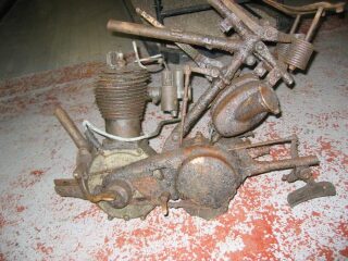 Engine and gearbox ! (photo 1 of 2)