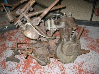 Engine and gearbox ! (photo 2 of 2)